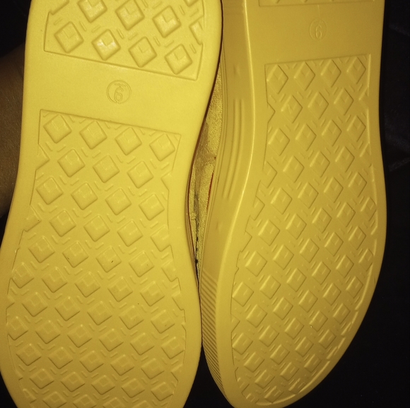 Comfy MOCCASINS - Picture 9 of 14